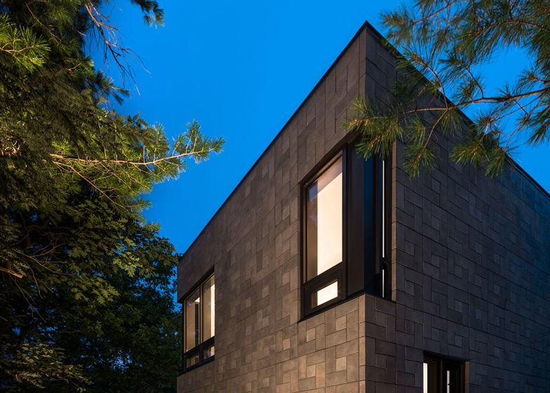 dezeen_Chelsea-Hill-House-by-Kariouk-Associates_ss_6.jpg