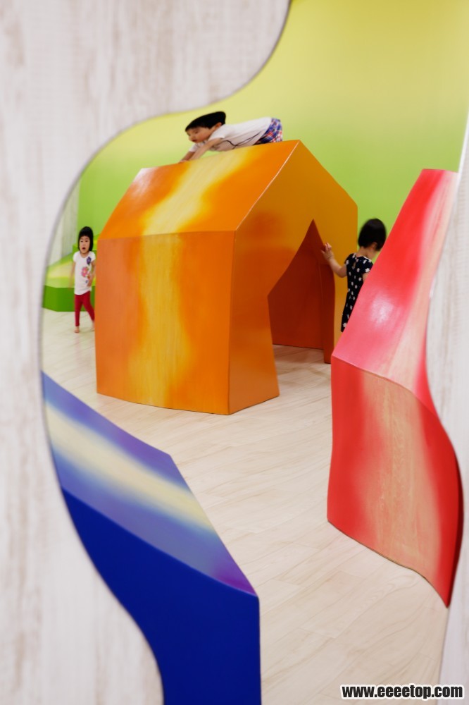 5526e5e6e58ecea119000355_lhm-kindergarten-moriyuki-ochiai-architects_lhm18-666x1000.jpg