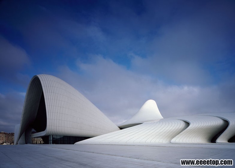 Heydar-Aliyev-Centre.jpg